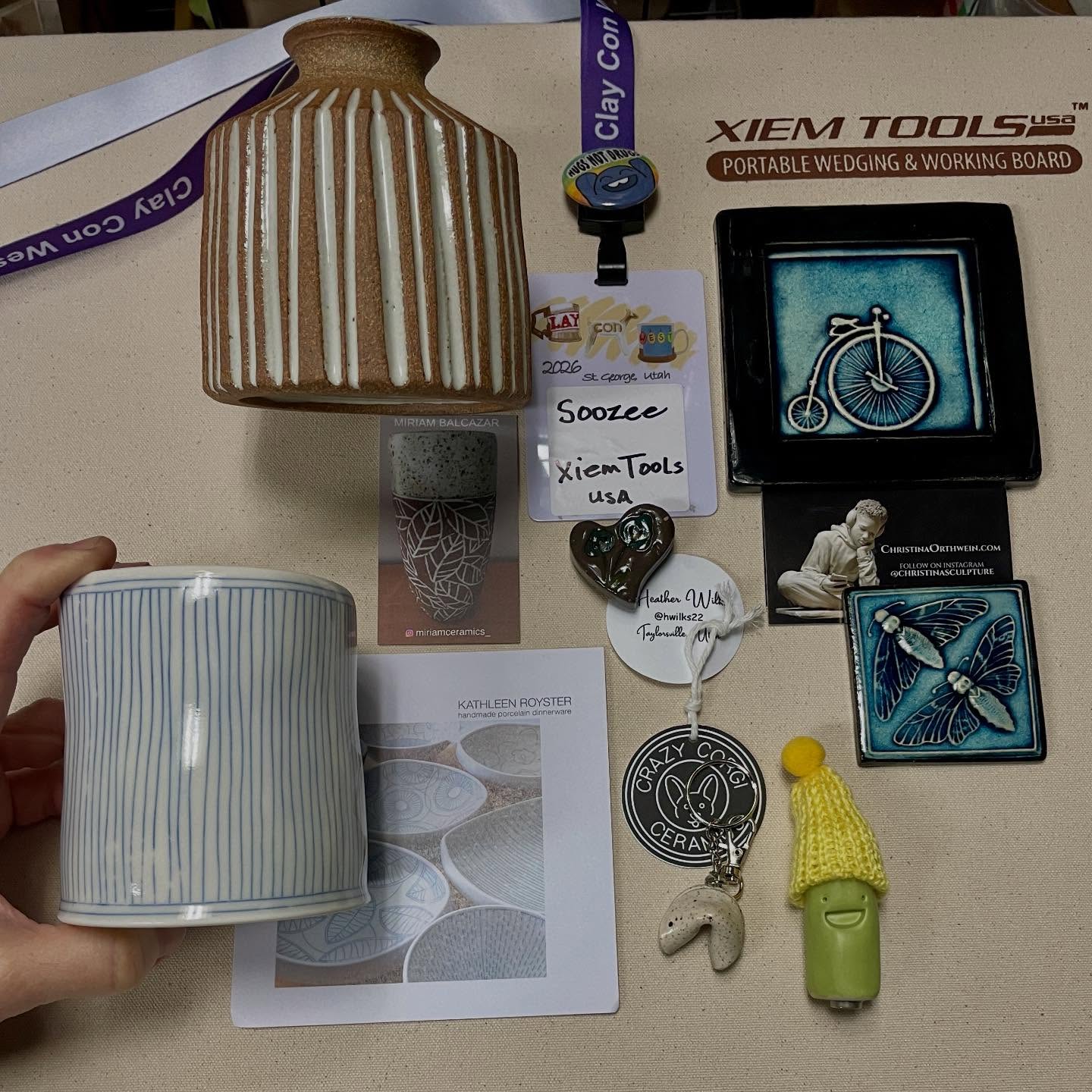 Just back from St George, Utah at #clayconwest. Delightfully ensconced in clay people, talking and thinking about ceramics!! Shown are a few treasures brought home. I was there with #xiemtoolsusa , selling all the great tools that Kevin has designed. A lovely time was had by all 😁 #ceramics #clayconference #claypeople